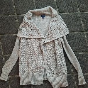 American Eagle Flowy Sweater